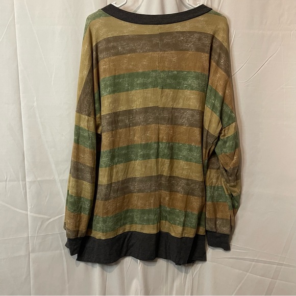 Sew In Love Women’s Distressed Striped Long Sleeve V-Neck Top Plus Size 2Xl - Picture 7 of 11